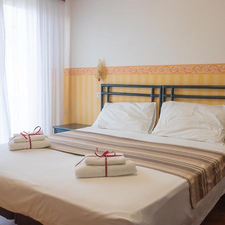 Hotel Consul - Family Hotel Риччоне Экстерьер фото