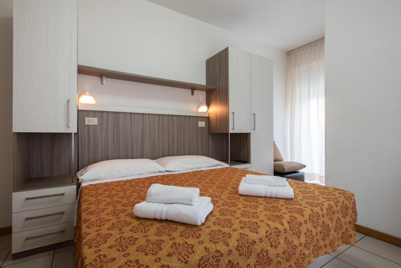 Hotel Consul - Family Hotel Риччоне Экстерьер фото